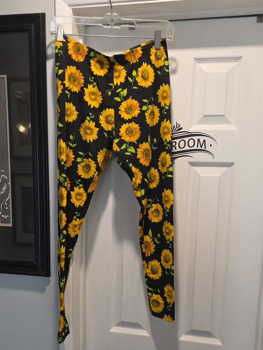 No Boundaries Sunflower Print Leggings - Black & Yellow